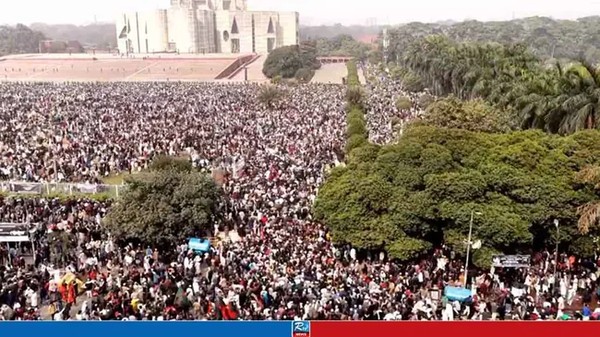 খালেদা জিয়ার জানাজায় অংশ নিতে মানিক মিয়া অ্যাভিনিউয়ে প্রধান উপদেষ্টা