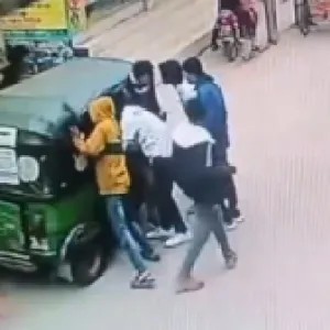 সিরাজগঞ্জে প্রকাশ্যে কলেজছাত্রকে কুপিয়ে হত্যা, আটক ৩