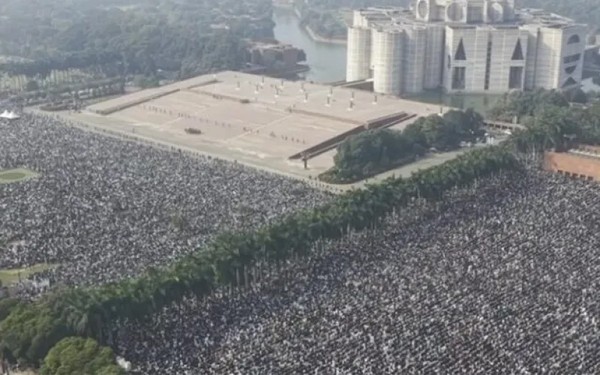 লাখ লাখ মানুষের অংশগ্রহণে খালেদা জিয়ার জানাজা সম্পন্ন