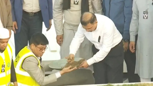 জিয়াউর রহমানের সমাধির পাশে খালেদা জিয়ার দাফন সম্পন্ন