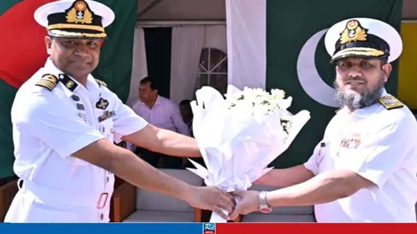 চট্টগ্রাম বন্দরে এলো পাকিস্তান নৌবাহিনীর জাহাজ