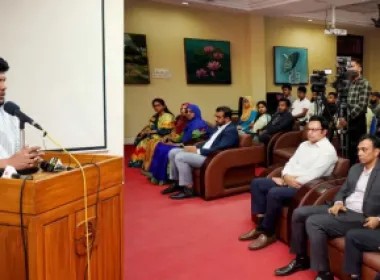 মিডিয়ায় আ.লীগের প্রভাব সম্পর্কে সতর্ক করলেন তথ্য ও সম্প্রচার উপদেষ্টা মাহফুজ আলম