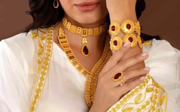 অবশেষে কমলো সোনার দাম, ভরিতে যত টাকা