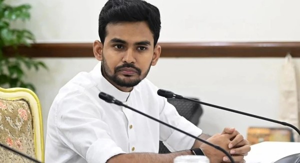 ঢাকা-১০ আসনে ভোটার হচ্ছেন উপদেষ্টা আসিফ, প্রার্থী হওয়া নিয়ে গুঞ্জন