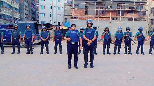 রাজধানীর ১৪২ স্পটে একযোগে পুলিশের ‘বড় মহড়া’