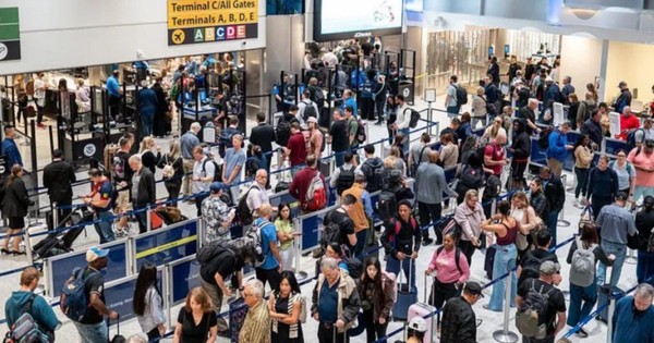 শাটডাউনের ৩৯তম দিনে যুক্তরাষ্ট্রে ফ্লাইট বিপর্যয়