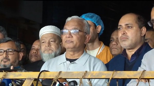 খালেদা জিয়া সবচেয়ে সংকটময় সময় অতিক্রান্ত করছেন : ডা. জাহিদ