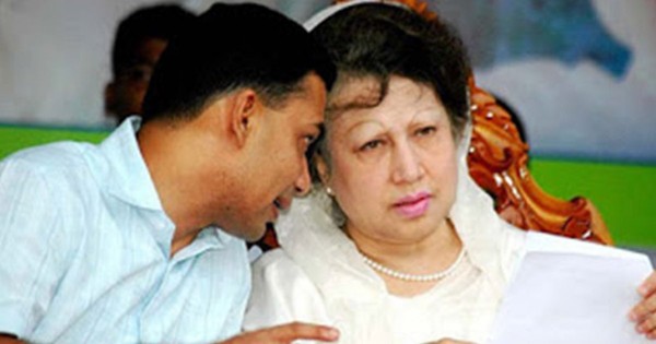 মাকে হারিয়ে একা তারেক, পাড়ি দিতে হবে দীর্ঘ পথ!