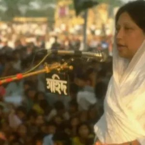 মেয়েদের উপবৃত্তি দেওয়া শুরু করেন খালেদা জিয়া