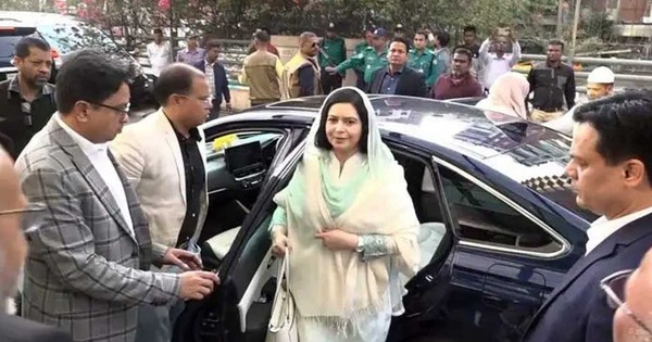 খালেদা জিয়াকে দেখতে আবারও এভারকেয়ারে ডা. জুবাইদা রহমান