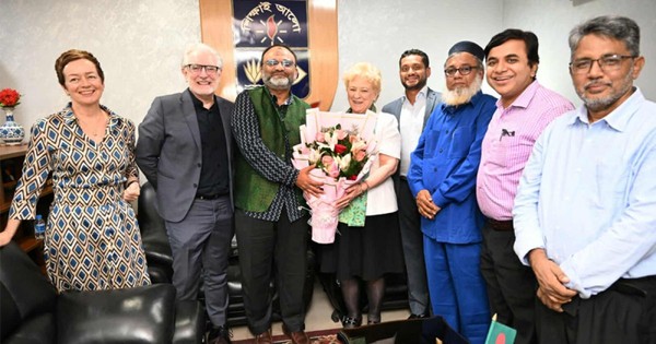 ঢাবি উপাচার্যের সঙ্গে আয়ারল্যান্ড রাষ্ট্রদূতের সাক্ষাৎ