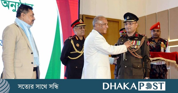 কৃতিত্বপূর্ণ কাজের স্বীকৃতিস্বরূপ পদক পেলেন ৭২ বিজিবি সদস্য