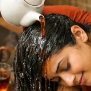 শীতে চুলের যত্নে চা ব্যবহার করে দেখেছেন?