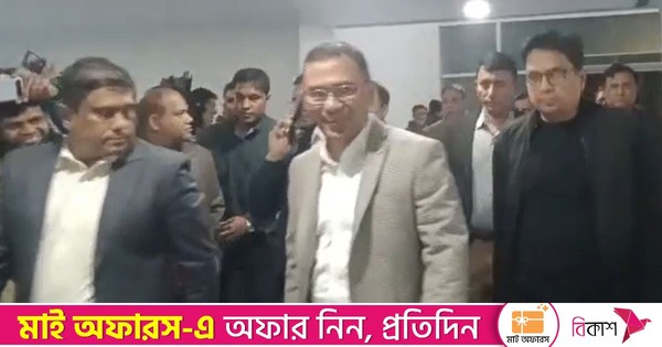 খালেদা জিয়াকে দেখতে হাসপাতালে তারেক রহমান