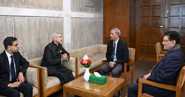 আইন ও নিরাপত্তা উপদেষ্টার সঙ্গে ভারতের পররাষ্ট্রমন্ত্রীর সাক্ষাৎ