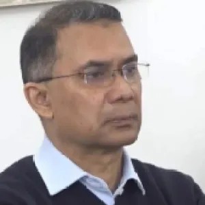 মাকে হারিয়ে তারেক রহমানের চোখে-মুখে নিঃশব্দ শোক