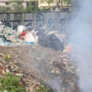 বর্জ্য পোড়ানোর ছবি পাঠালে মিলবে পুরস্কার