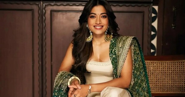 দিনে ১২ ঘণ্টা কাজ করেও ক্লান্তি নেই রাশমিকার!