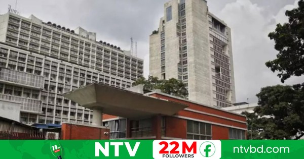 চুক্তিভিত্তিক সচিবদের নিয়ন্ত্রণে প্রশাসন, পদোন্নতির স্থবিরতায় নিয়মিত কর্মকর্তাদের ক্ষোভ