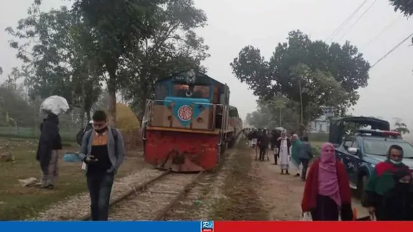 হঠাৎ ইঞ্জিনসহ ট্রেনের দুই বগি লাইনচ্যুত, ঘটনা কী?